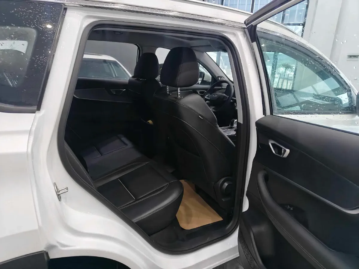 2023 Chery Tiggo 7 Plus 1.5T 156HP L4 CVT,autocango,china used car exporter,china ev exporter,chinese used car exporter,chinese used ev exporter