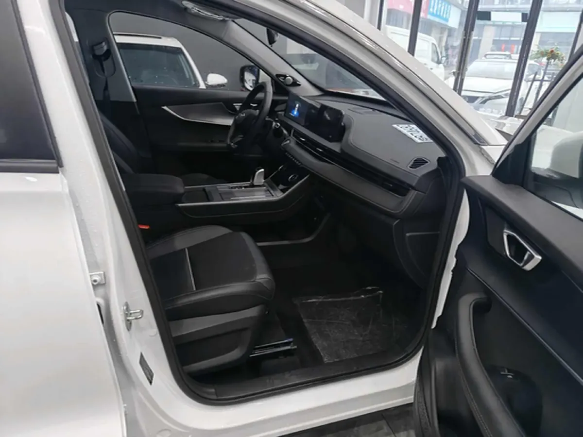 2023 Chery Tiggo 7 Plus 1.5T 156HP L4 CVT,autocango,china used car exporter,china ev exporter,chinese used car exporter,chinese used ev exporter