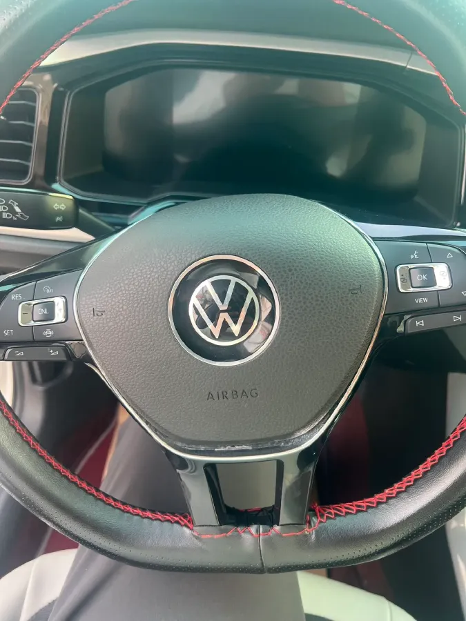 2023 Volkswagen Polo 1.5L 113HP L4 6AT,autocango,china used car exporter,china ev exporter,chinese used car exporter,chinese used ev exporter