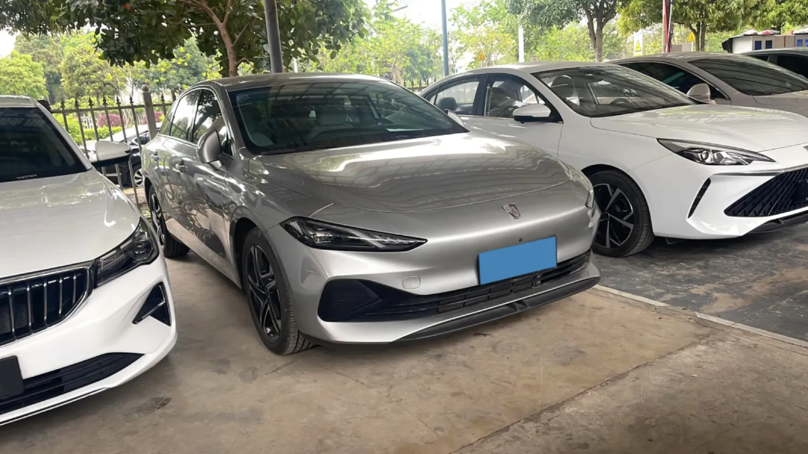2023 Roewe D7 1.5L 112HP L4 1DHT PHEV 21.4KWH,autocango,china used car exporter,china ev exporter,chinese used car exporter,chinese used ev exporter