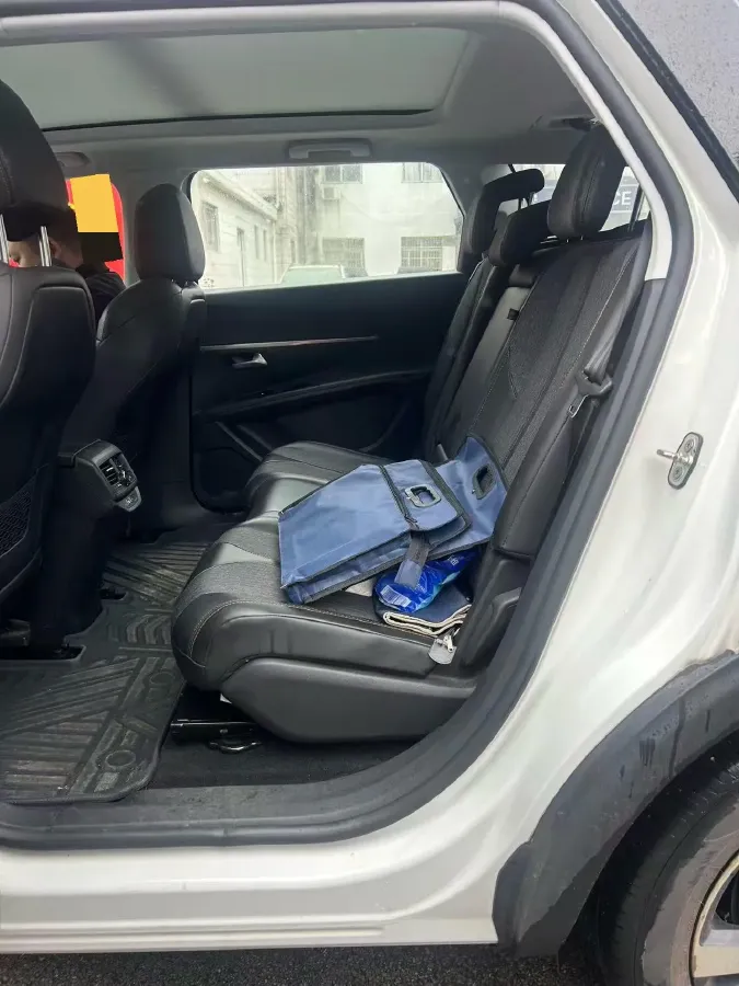 2017 Peugeot 5008 1.6T 167HP L4 6AT,autocango,china used car exporter,china ev exporter,chinese used car exporter,chinese used ev exporter