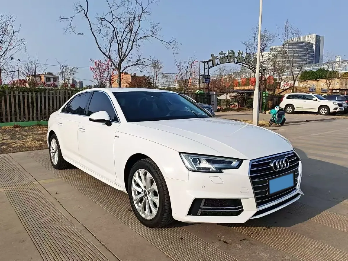 2019 Audi A4L 2.0T 190HP L4 7DCT,autocango,china used car exporter,china ev exporter,chinese used car exporter,chinese used ev exporter