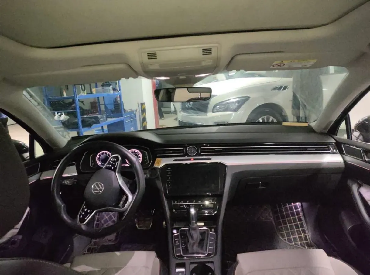 2023 Volkswagen Magotan 2.0T 186HP L4 7DCT,autocango,china used car exporter,china ev exporter,chinese used car exporter,chinese used ev exporter