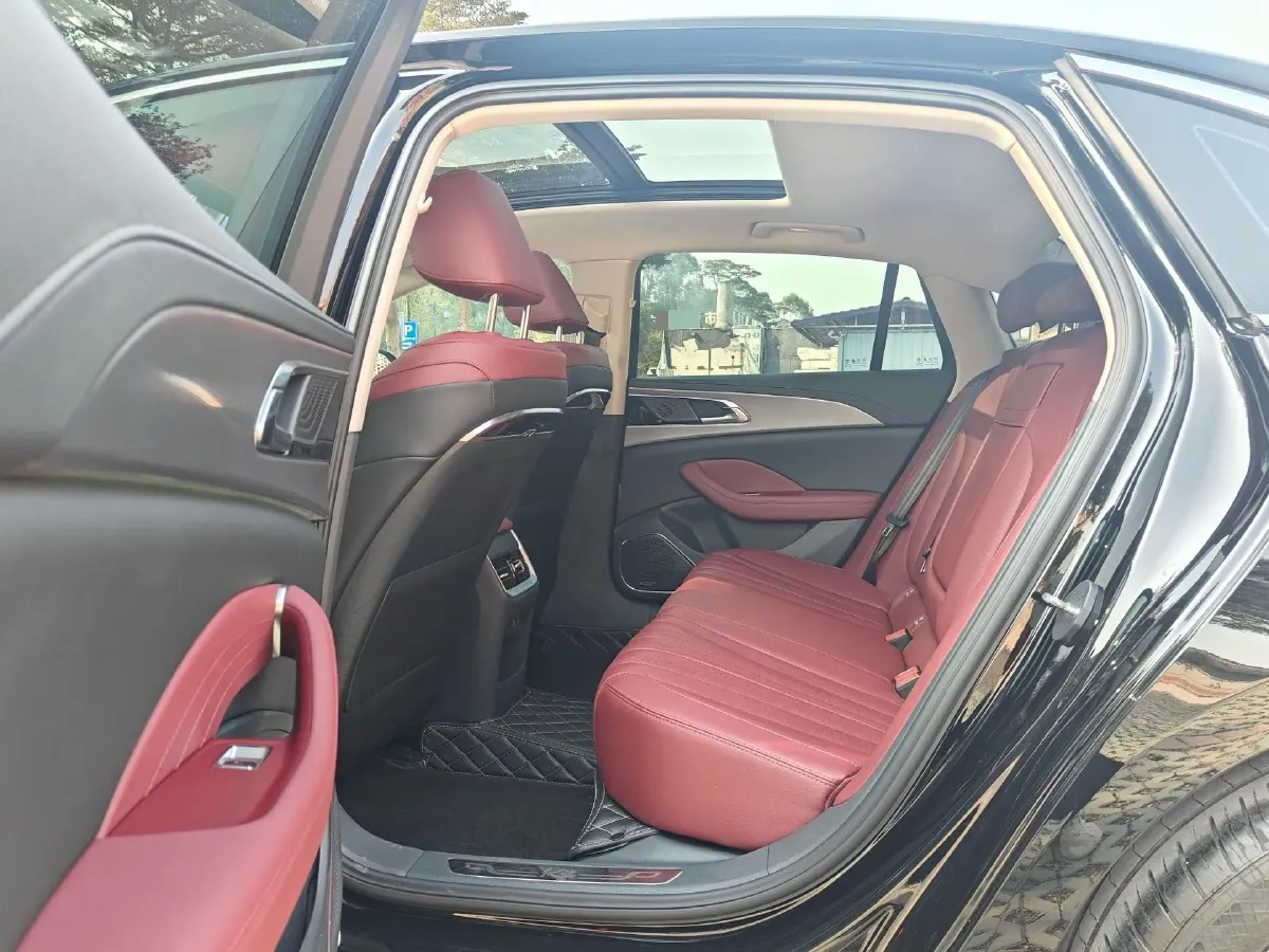 2023 HongQi H5 2.0T 224HP L4 8AT,autocango,china used car exporter,china ev exporter,chinese used car exporter,chinese used ev exporter