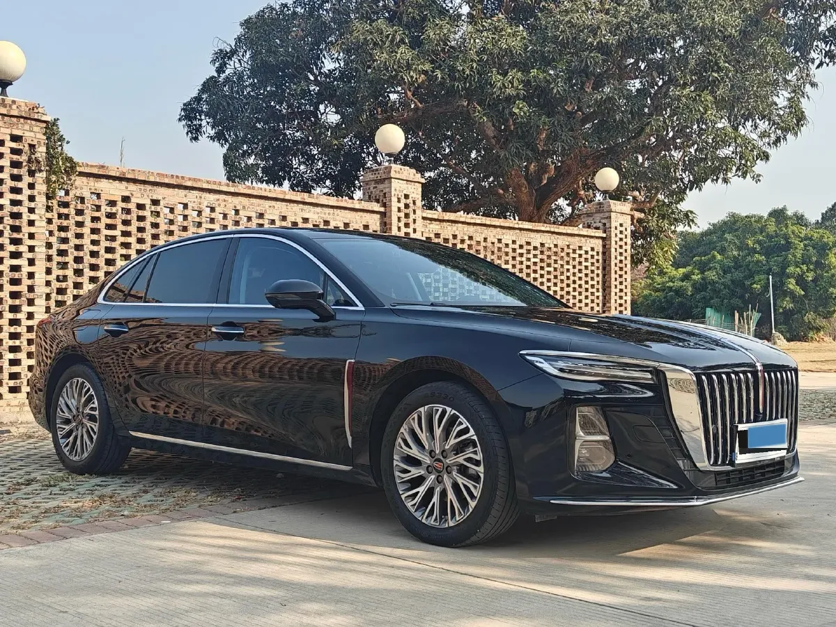 2023 HongQi H5 2.0T 224HP L4 8AT,autocango,china used car exporter,china ev exporter,chinese used car exporter,chinese used ev exporter
