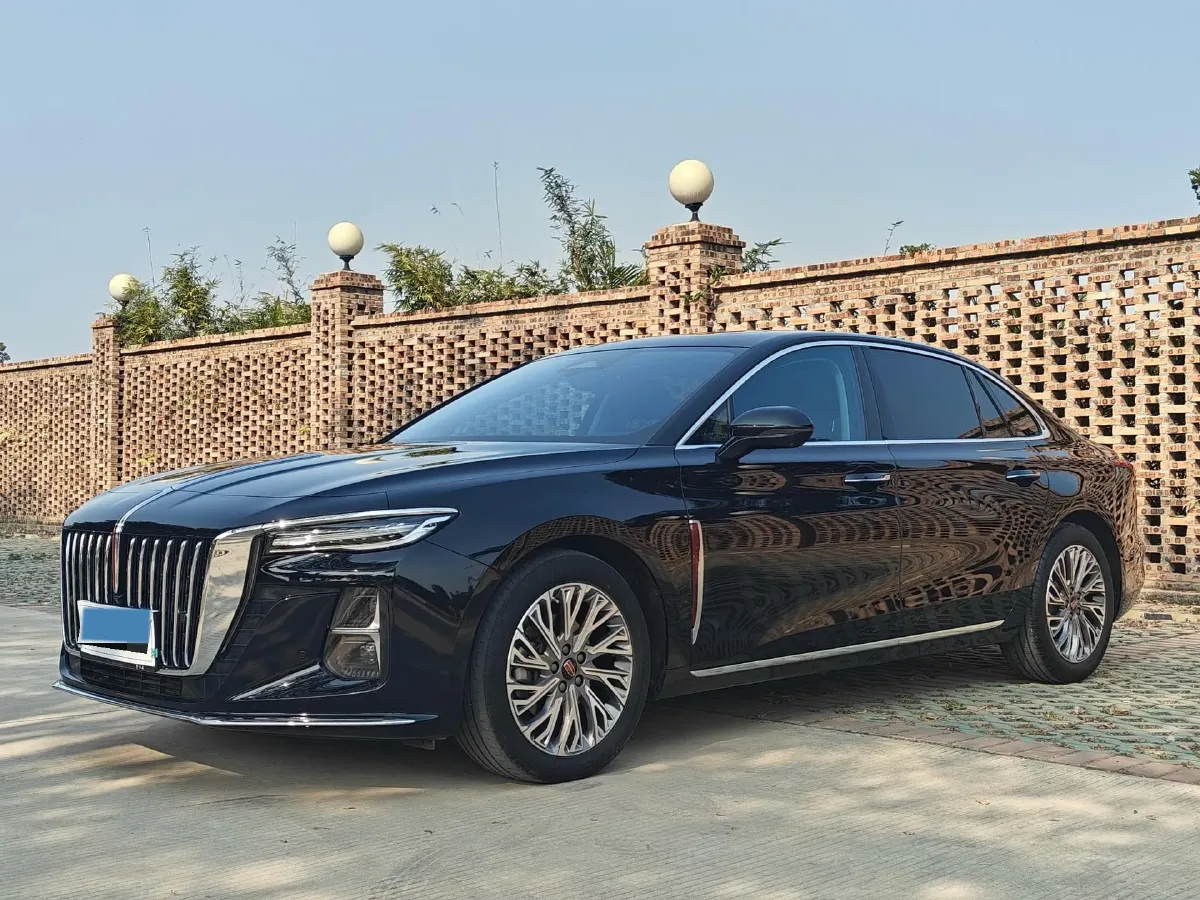 2023 HongQi H5 2.0T 224HP L4 8AT,autocango,china used car exporter,china ev exporter,chinese used car exporter,chinese used ev exporter