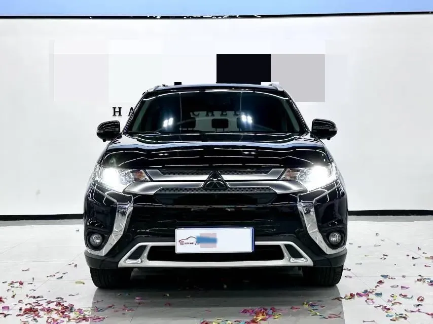 2021 Mitsubishi Outlander 2.0L 166HP L4 CVT,autocango,china used car exporter,china ev exporter,chinese used car exporter,chinese used ev exporter