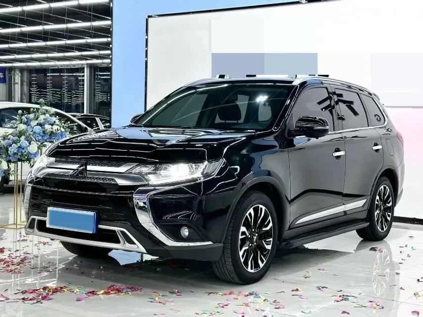 2021 Mitsubishi Outlander 2.0L 166HP L4 CVT,autocango,china used car exporter,china ev exporter,chinese used car exporter,chinese used ev exporter