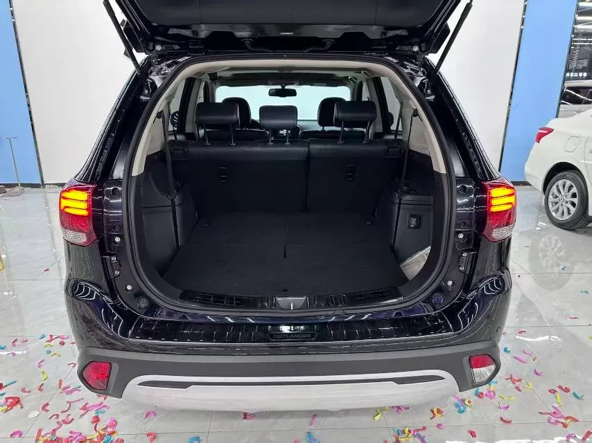 2021 Mitsubishi Outlander 2.0L 166HP L4 CVT,autocango,china used car exporter,china ev exporter,chinese used car exporter,chinese used ev exporter