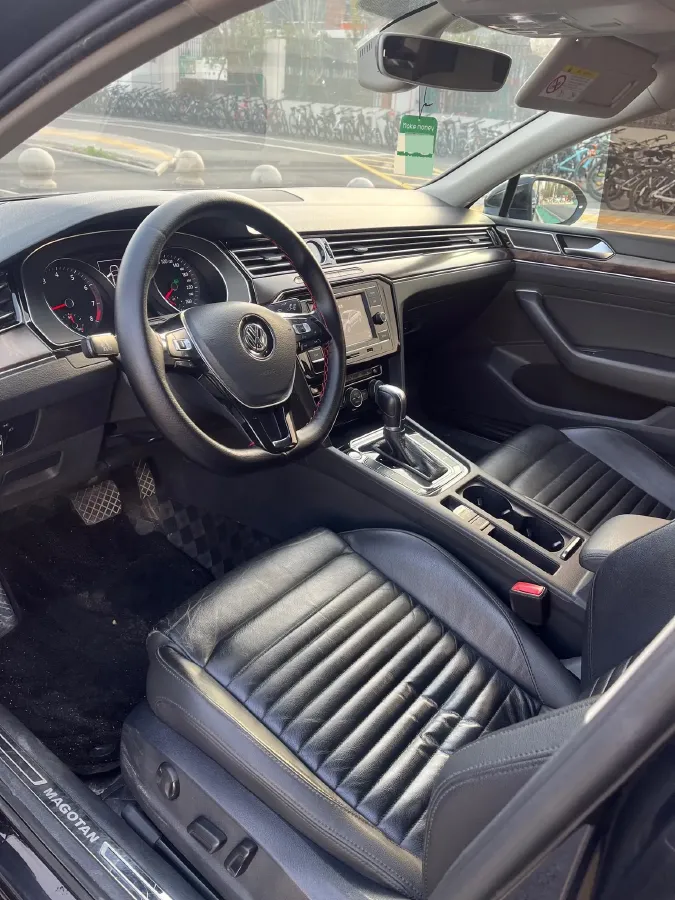 2018 Volkswagen Magotan 2.0T 220HP L4 7DCT,autocango,china used car exporter,china ev exporter,chinese used car exporter,chinese used ev exporter