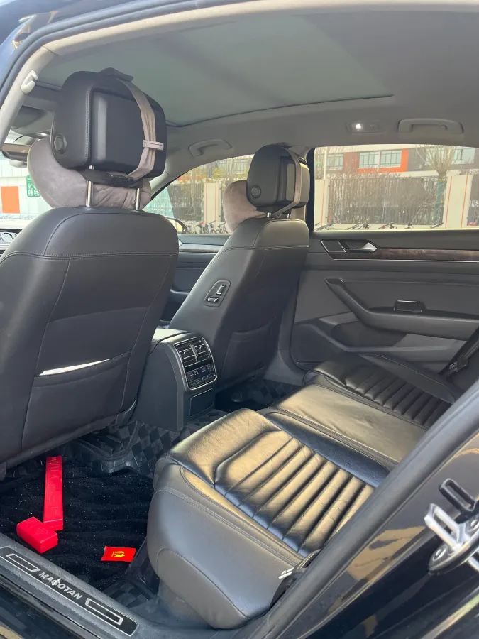 2018 Volkswagen Magotan 2.0T 220HP L4 7DCT,autocango,china used car exporter,china ev exporter,chinese used car exporter,chinese used ev exporter