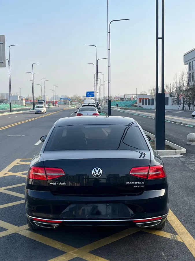 2018 Volkswagen Magotan 2.0T 220HP L4 7DCT,autocango,china used car exporter,china ev exporter,chinese used car exporter,chinese used ev exporter