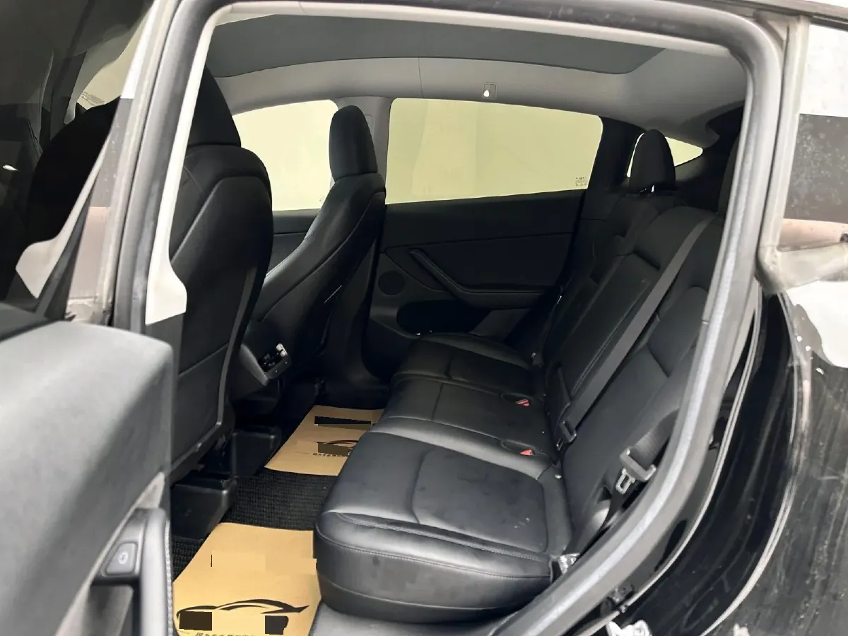 2022 Tesla Model Y BEV 60KWH,autocango,china used car exporter,china ev exporter,chinese used car exporter,chinese used ev exporter