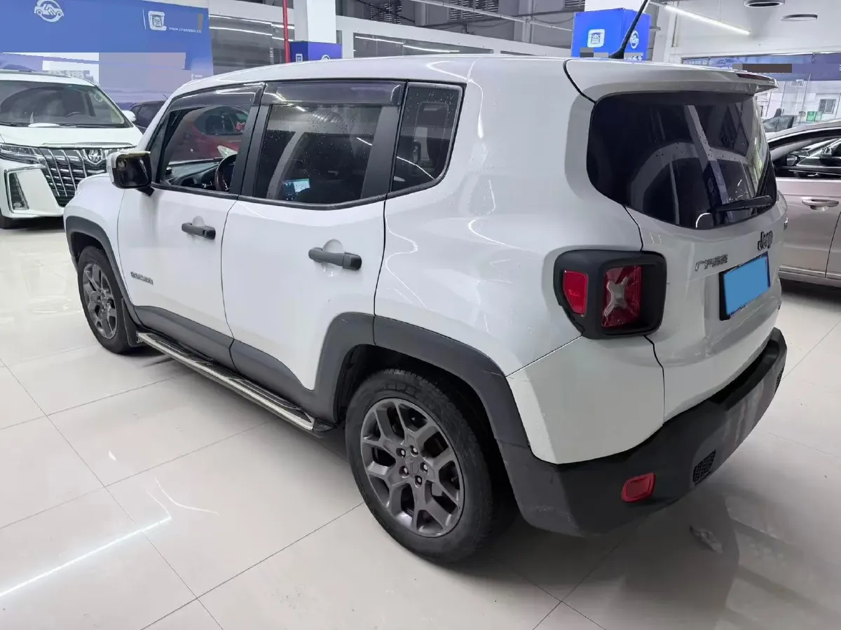 2017 Jeep Renegade 1.4T 150HP L4 7DCT,autocango,china used car exporter,china ev exporter,chinese used car exporter,chinese used ev exporter