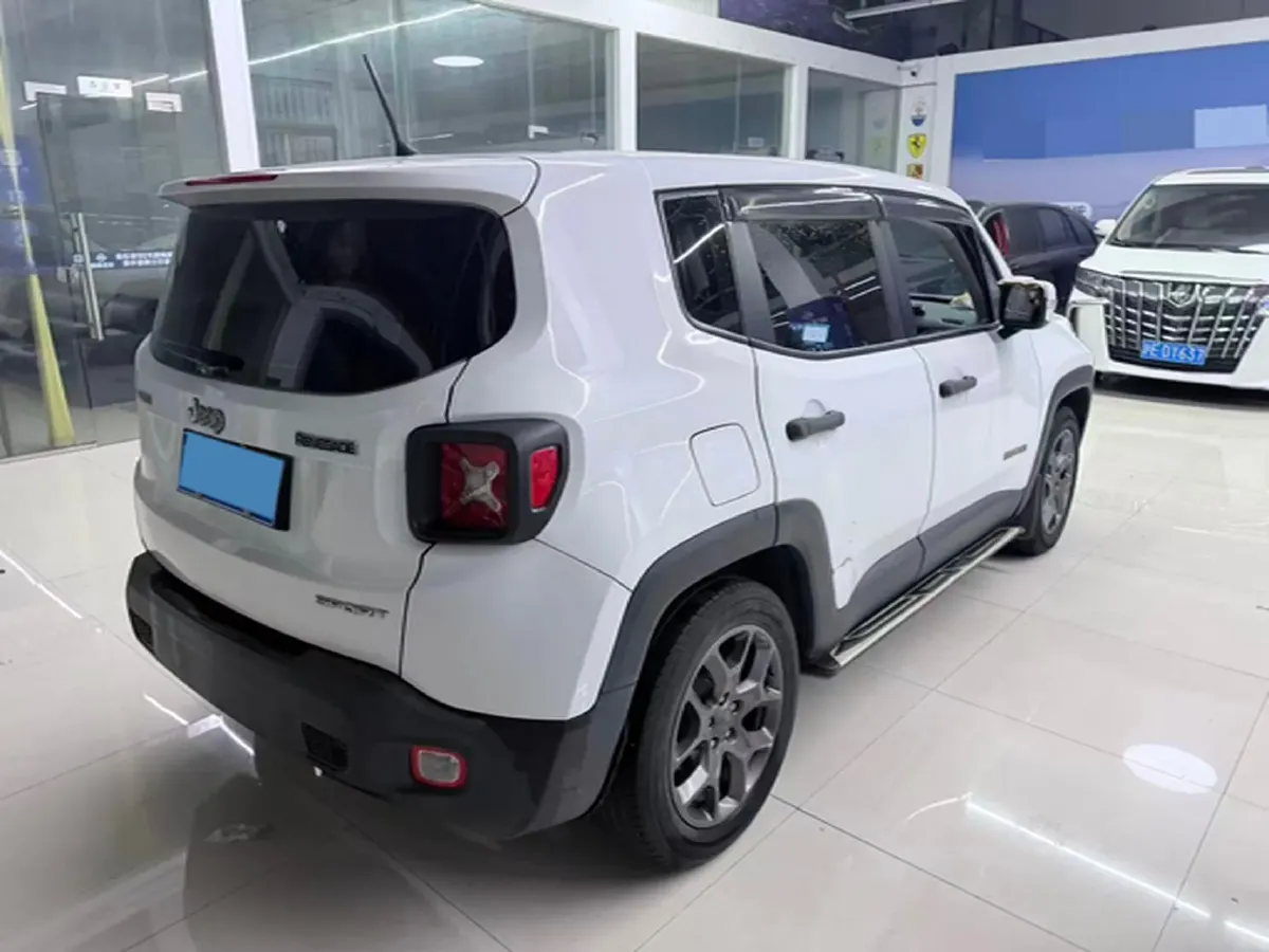 2017 Jeep Renegade 1.4T 150HP L4 7DCT,autocango,china used car exporter,china ev exporter,chinese used car exporter,chinese used ev exporter