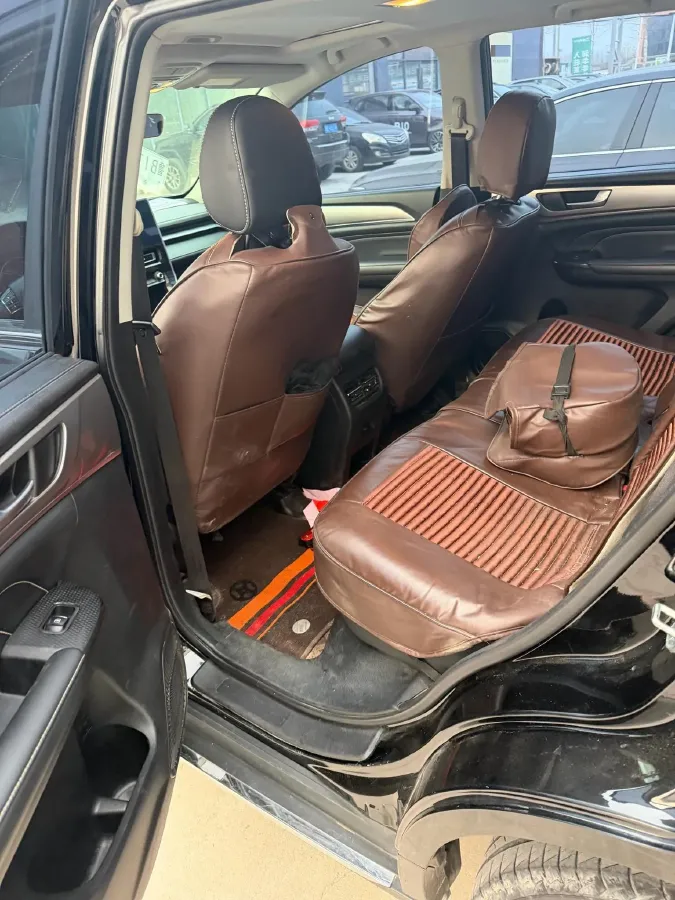 2021 Haval M6 1.5T 150HP L4 7DCT,autocango,china used car exporter,china ev exporter,chinese used car exporter,chinese used ev exporter