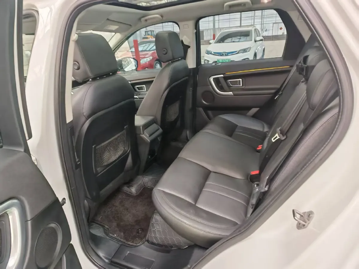 2018 Land Rover Discovery Sport 2.0T 241HP L4 9AT,autocango,china used car exporter,china ev exporter,chinese used car exporter,chinese used ev exporter