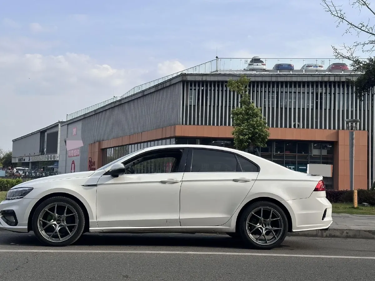 2021 Volkswagen Lamando 1.4T 150HP L4 7DCT,autocango,china used car exporter,china ev exporter,chinese used car exporter,chinese used ev exporter