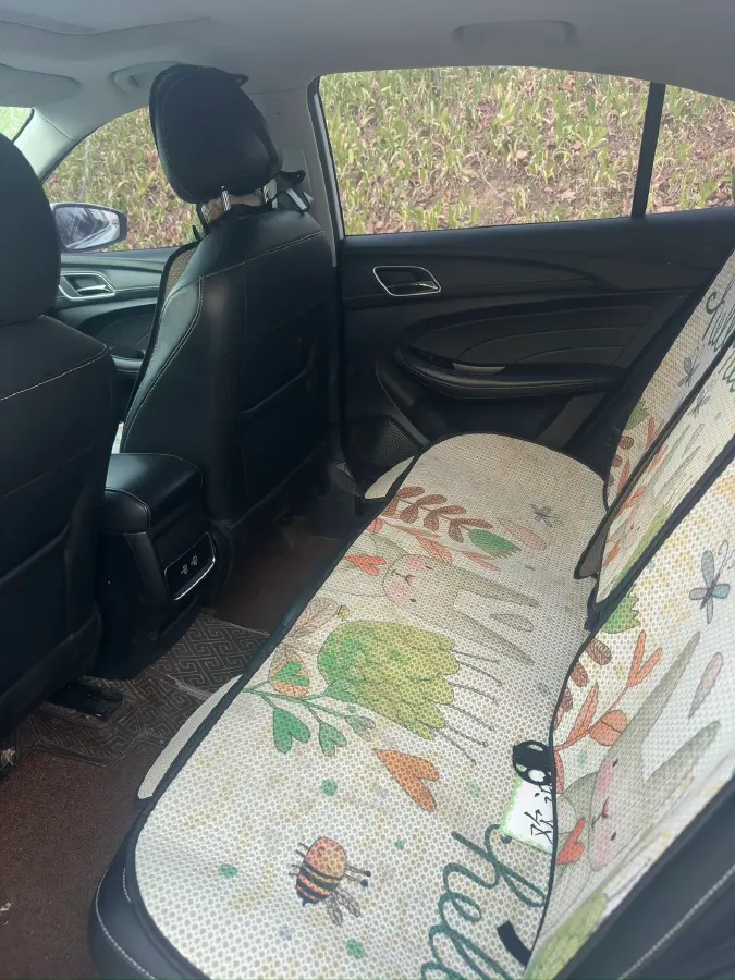 2020 Roewe i5 1.5L 120HP L4 CVT,autocango,china used car exporter,china ev exporter,chinese used car exporter,chinese used ev exporter