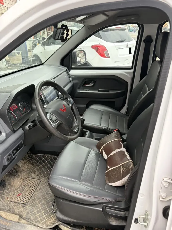 2021 WuLing ZhentTu 1.5L 99HP L4 5MT,autocango,china used car exporter,china ev exporter,chinese used car exporter,chinese used ev exporter