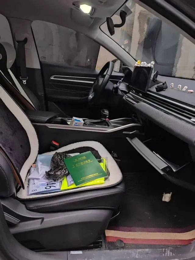 2025 Geely Emgrand 1.5L 127HP L4 CVT,autocango,china used car exporter,china ev exporter,chinese used car exporter,chinese used ev exporter