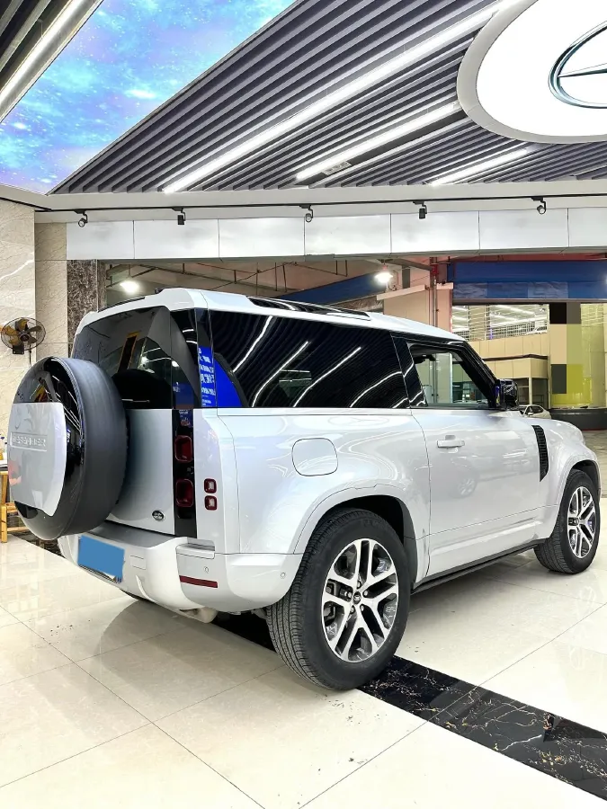 2023 Land Rover Defender 3.0T 400HP L6 8AT,autocango,china used car exporter,china ev exporter,chinese used car exporter,chinese used ev exporter
