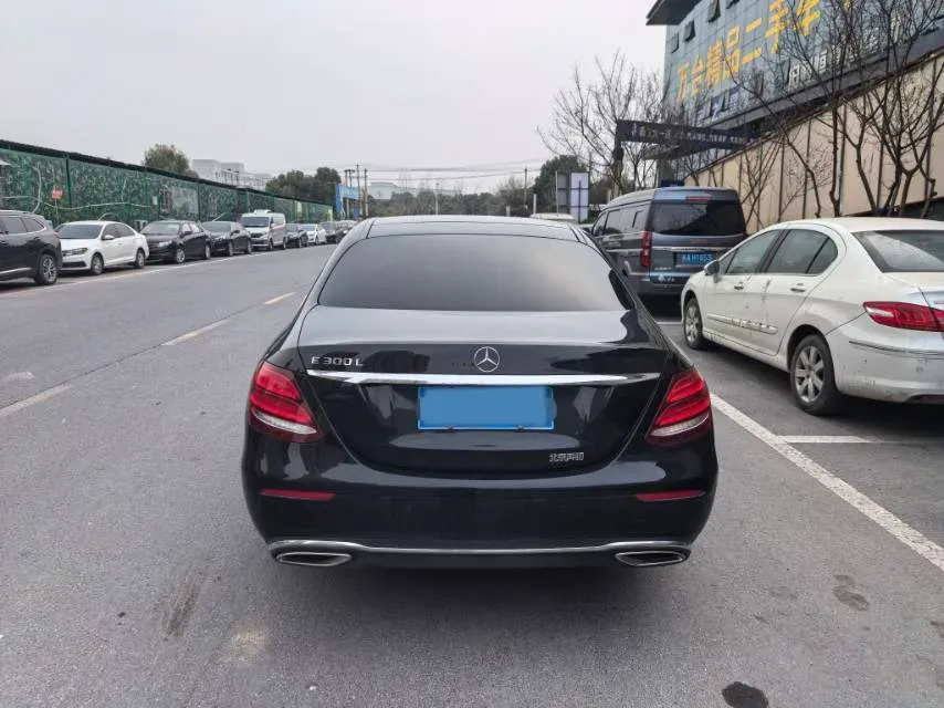 2020 Mercedes-Benz E Class 2.0T 258HP L4 9AT,autocango,china used car exporter,china ev exporter,chinese used car exporter,chinese used ev exporter