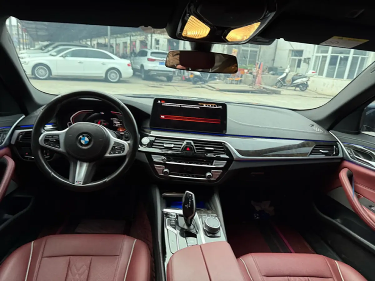 2022 BMW 5 Series 2.0T 184HP L4 8AT,autocango,china used car exporter,china ev exporter,chinese used car exporter,chinese used ev exporter