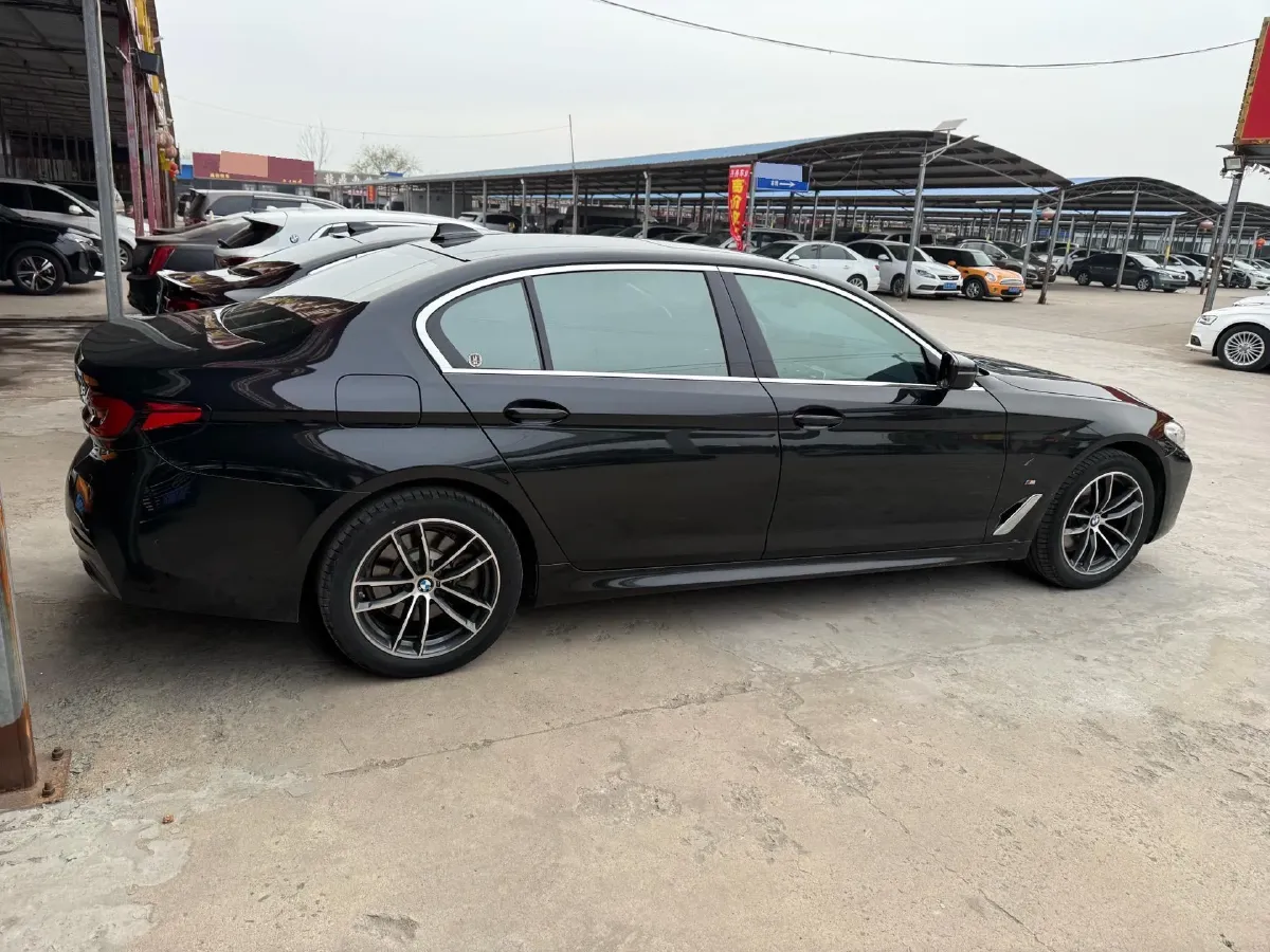 2022 BMW 5 Series 2.0T 184HP L4 8AT,autocango,china used car exporter,china ev exporter,chinese used car exporter,chinese used ev exporter