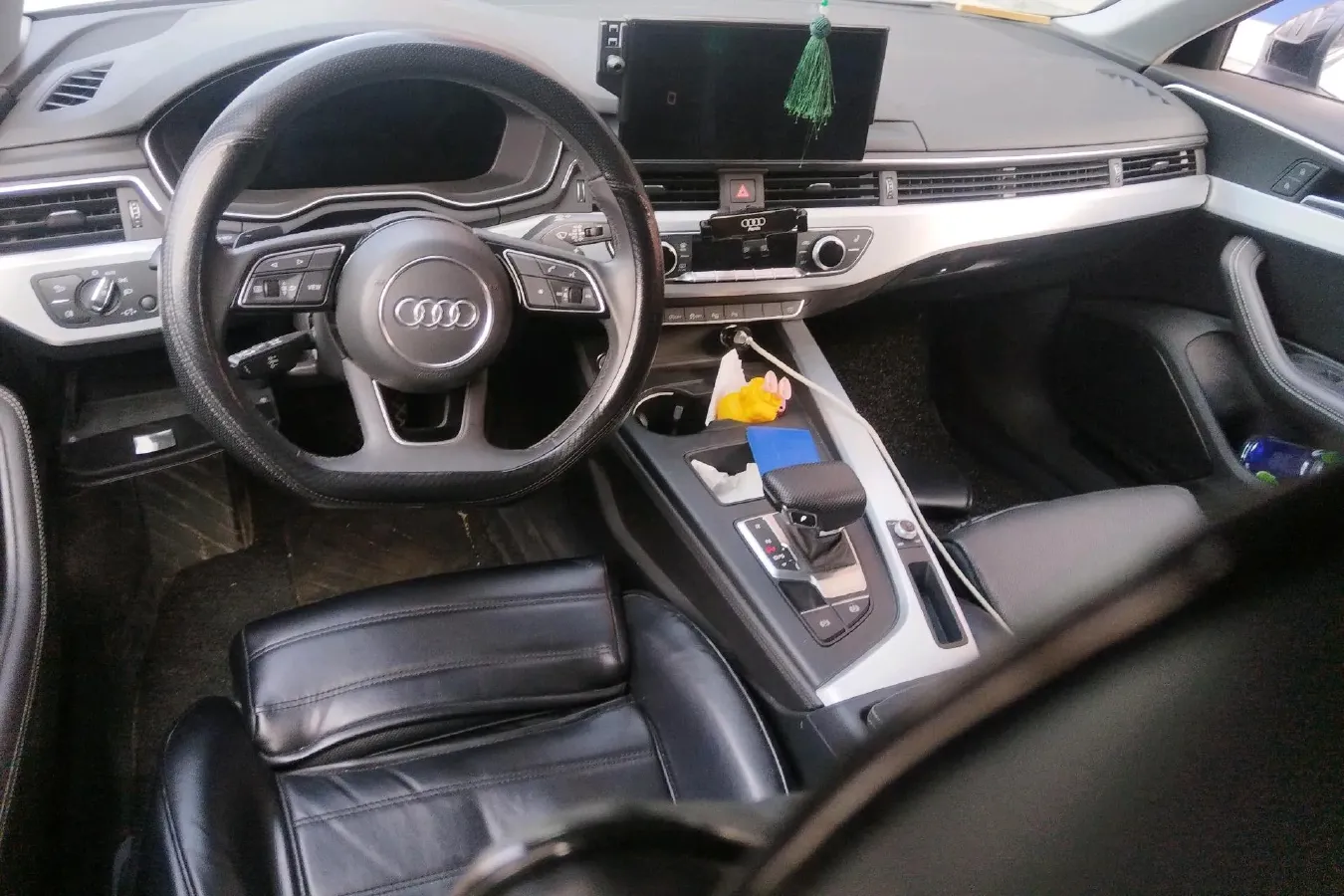 2022 Audi A4L 2.0T 190HP L4 7DCT,autocango,china used car exporter,china ev exporter,chinese used car exporter,chinese used ev exporter