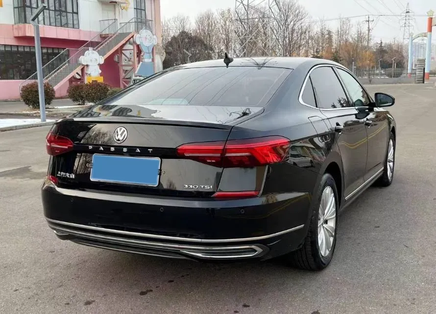 2021 Volkswagen Passat 2.0T 186HP L4 7DCT,autocango,china used car exporter,china ev exporter,chinese used car exporter,chinese used ev exporter