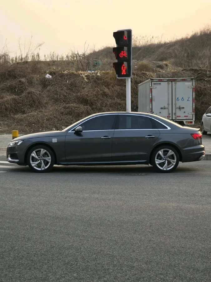 2020 Audi A4L 2.0T 190HP L4 7DCT,autocango,china used car exporter,china ev exporter,chinese used car exporter,chinese used ev exporter