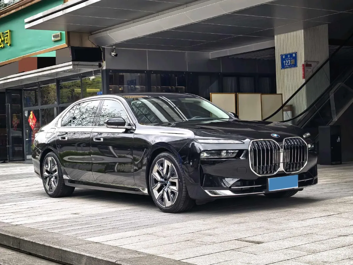 2023 BMW 7 Series 3.0T 381HP L6 8AT,autocango,china used car exporter,china ev exporter,chinese used car exporter,chinese used ev exporter