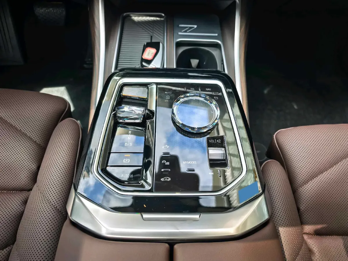 2023 BMW 7 Series 3.0T 381HP L6 8AT,autocango,china used car exporter,china ev exporter,chinese used car exporter,chinese used ev exporter