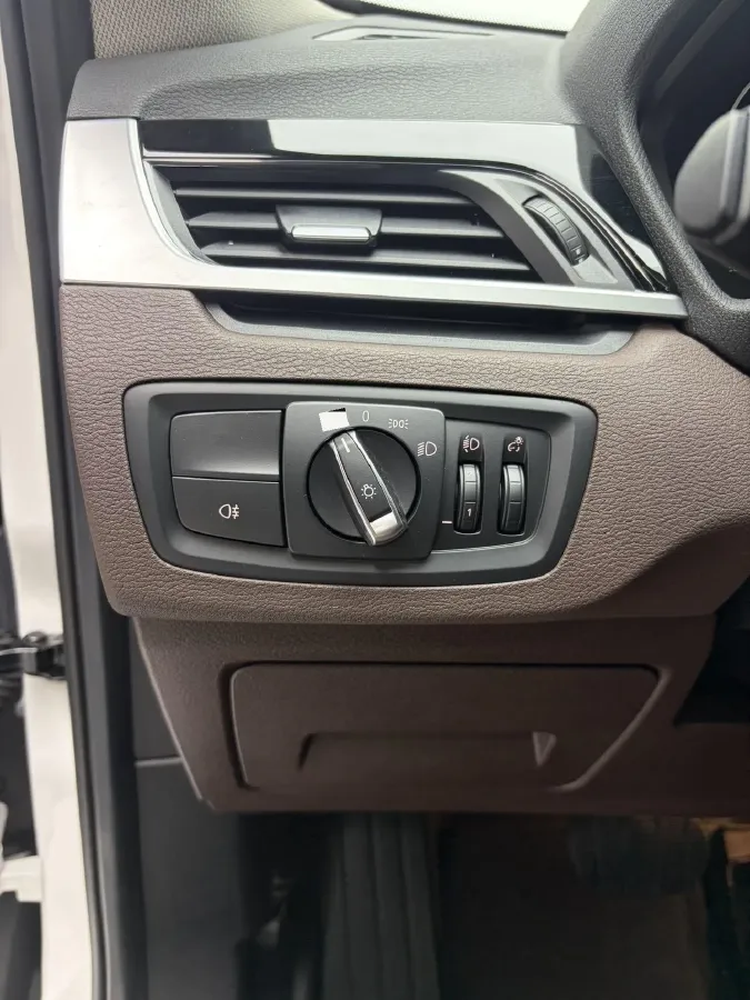 2022 BMW X1 1.5T 140HP L3 7DCT,autocango,china used car exporter,china ev exporter,chinese used car exporter,chinese used ev exporter