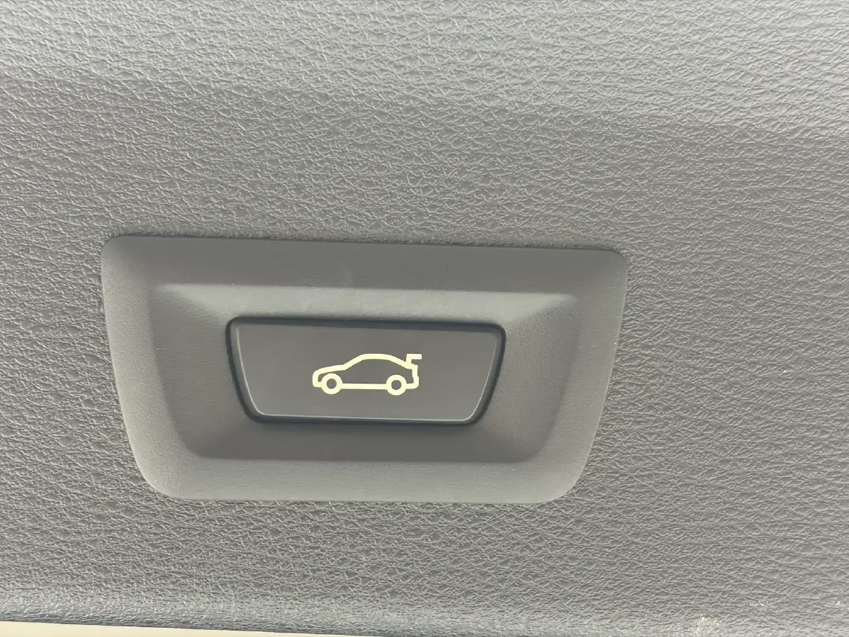 2022 BMW X1 1.5T 140HP L3 7DCT,autocango,china used car exporter,china ev exporter,chinese used car exporter,chinese used ev exporter