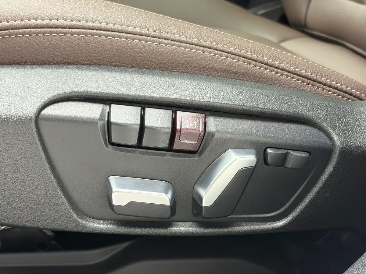 2022 BMW X1 1.5T 140HP L3 7DCT,autocango,china used car exporter,china ev exporter,chinese used car exporter,chinese used ev exporter