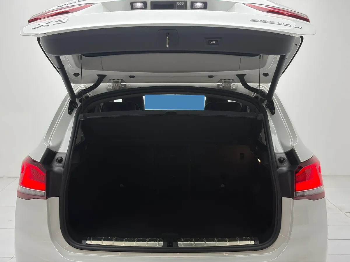 2022 BMW X1 1.5T 140HP L3 7DCT,autocango,china used car exporter,china ev exporter,chinese used car exporter,chinese used ev exporter