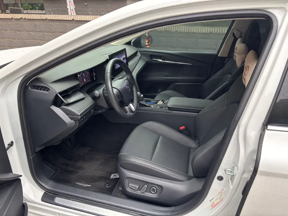 2024 Toyota Camry 2.0L 152HP L4 E-CVT Hybrid,autocango,china used car exporter,china ev exporter,chinese used car exporter,chinese used ev exporter
