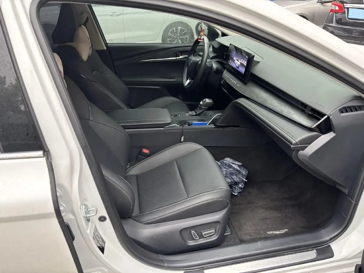 2024 Toyota Camry 2.0L 152HP L4 E-CVT Hybrid,autocango,china used car exporter,china ev exporter,chinese used car exporter,chinese used ev exporter