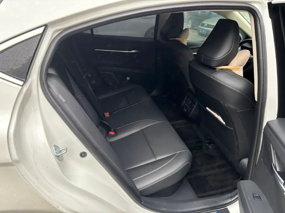 2024 Toyota Camry 2.0L 152HP L4 E-CVT Hybrid,autocango,china used car exporter,china ev exporter,chinese used car exporter,chinese used ev exporter