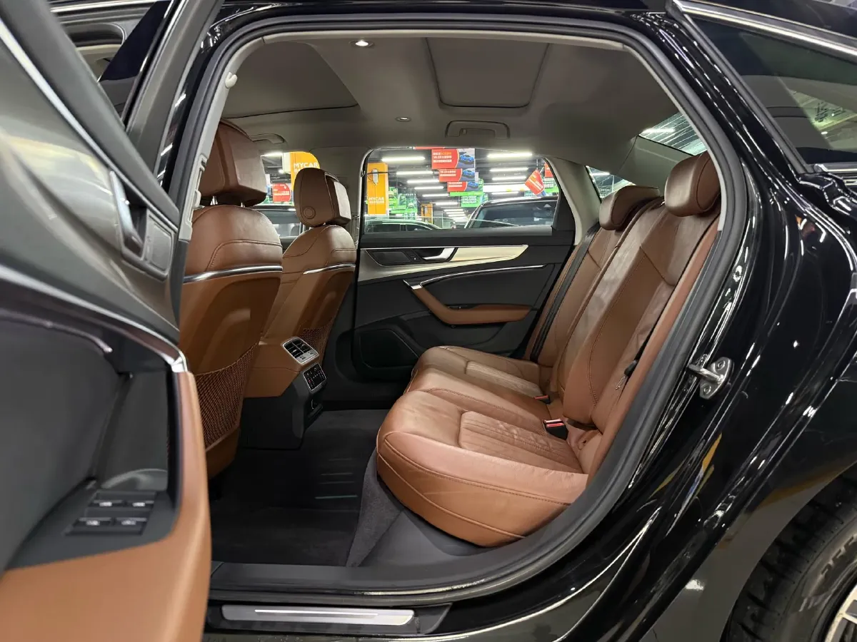 2019 Mercedes-Benz GLC Class 2.0T 245HP L4 9AT,autocango,china used car exporter,china ev exporter,chinese used car exporter,chinese used ev exporter