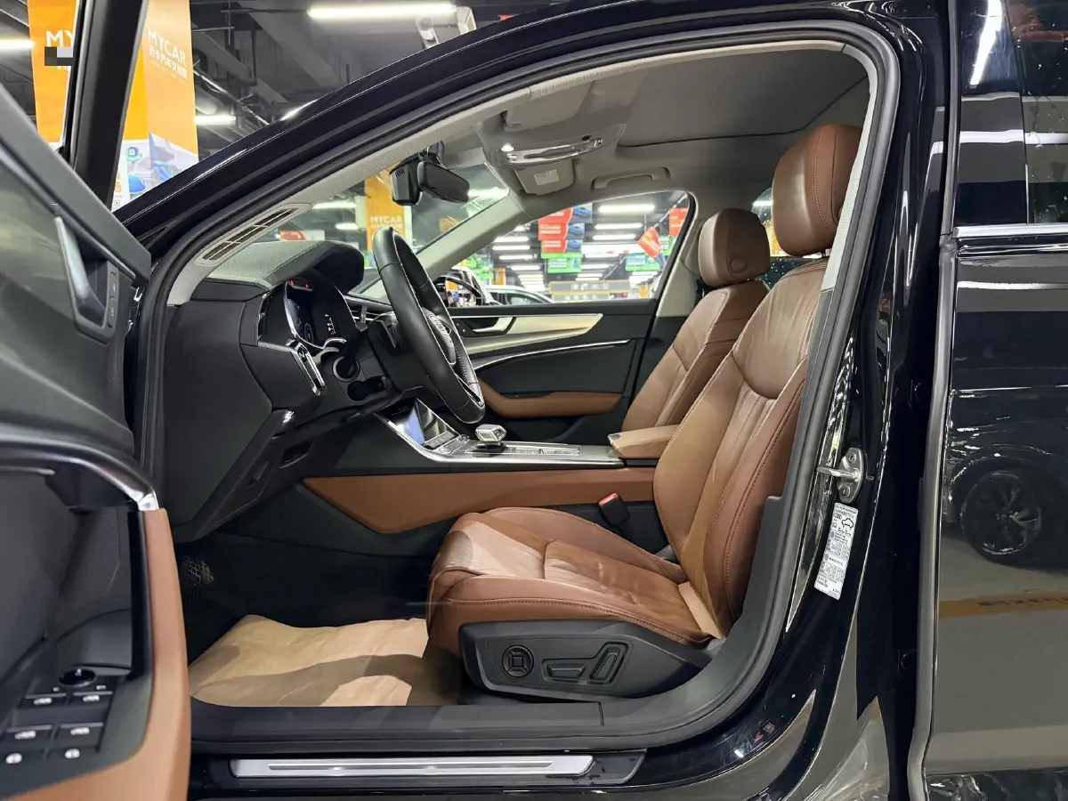 2019 Mercedes-Benz GLC Class 2.0T 245HP L4 9AT,autocango,china used car exporter,china ev exporter,chinese used car exporter,chinese used ev exporter