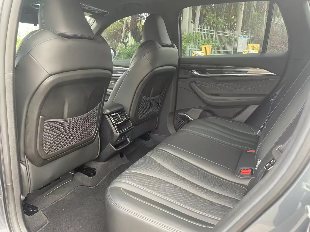 2024 Geely Monjaro 2.0T 218HP L4 7DCT,autocango,china used car exporter,china ev exporter,chinese used car exporter,chinese used ev exporter