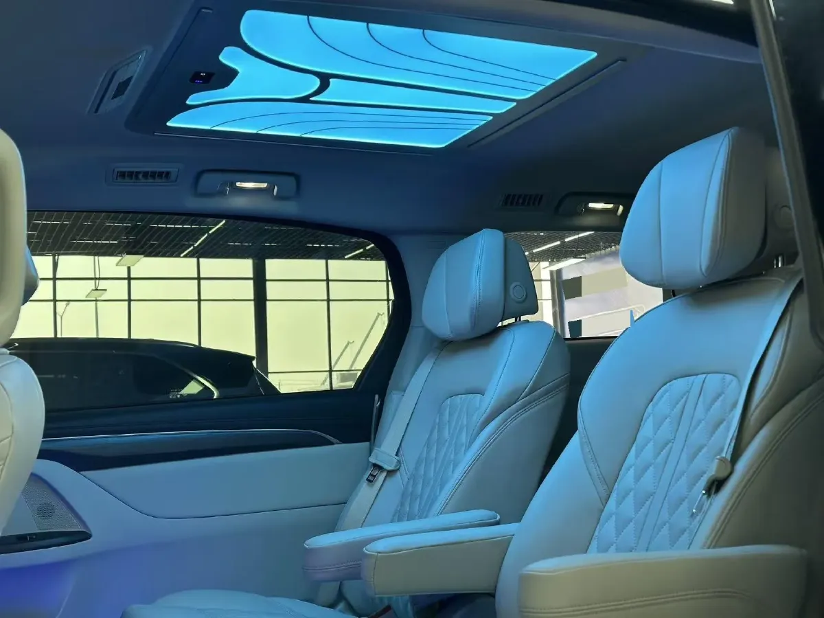 2023 Buick GL8 2.0T 237HP L4 9AT,autocango,china used car exporter,china ev exporter,chinese used car exporter,chinese used ev exporter