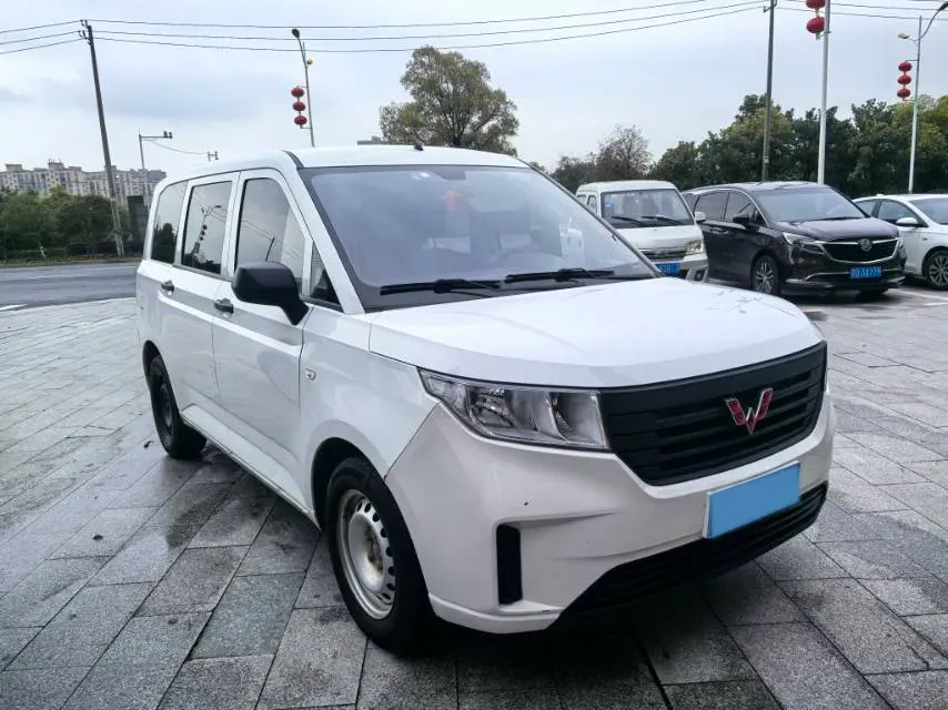 2020 WuLing HongGuang Plus 1.5L 99HP L4 6MT,autocango,china used car exporter,china ev exporter,chinese used car exporter,chinese used ev exporter