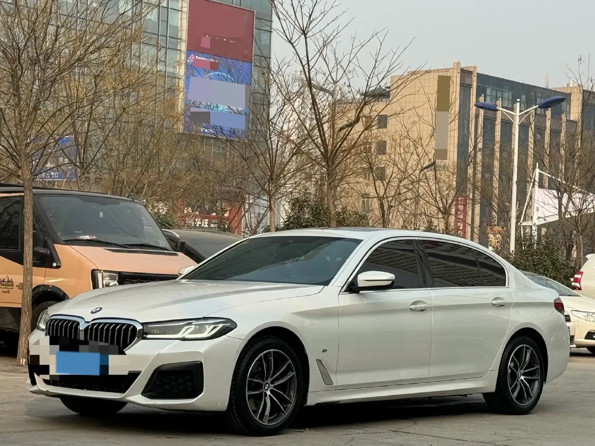 2022 BMW 5 Series 2.0T 184HP L4 8AT,autocango,china used car exporter,china ev exporter,chinese used car exporter,chinese used ev exporter