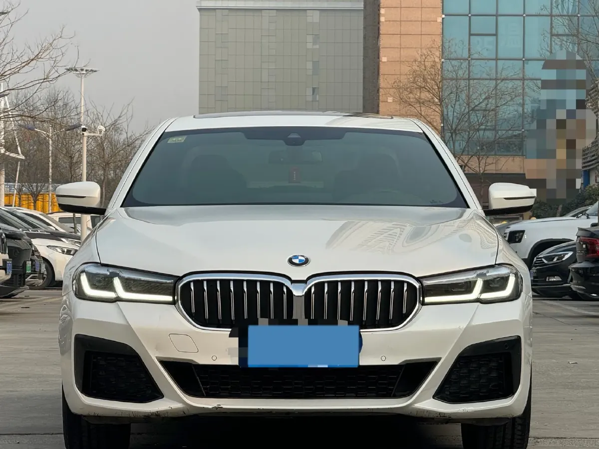 2022 BMW 5 Series 2.0T 184HP L4 8AT,autocango,china used car exporter,china ev exporter,chinese used car exporter,chinese used ev exporter