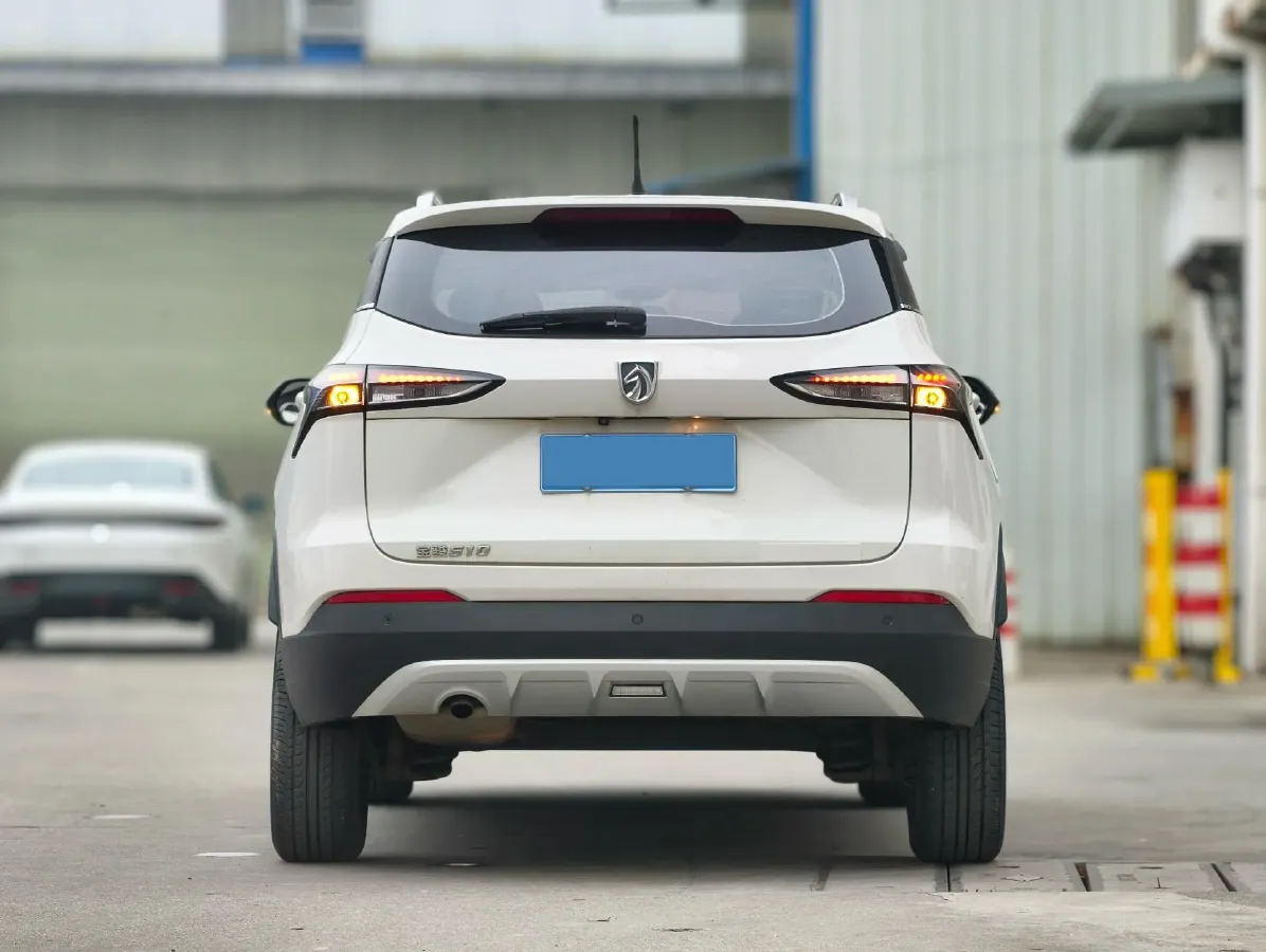 2019 BaoJun 730 1.5L 105HP L4 6MT,autocango,china used car exporter,china ev exporter,chinese used car exporter,chinese used ev exporter