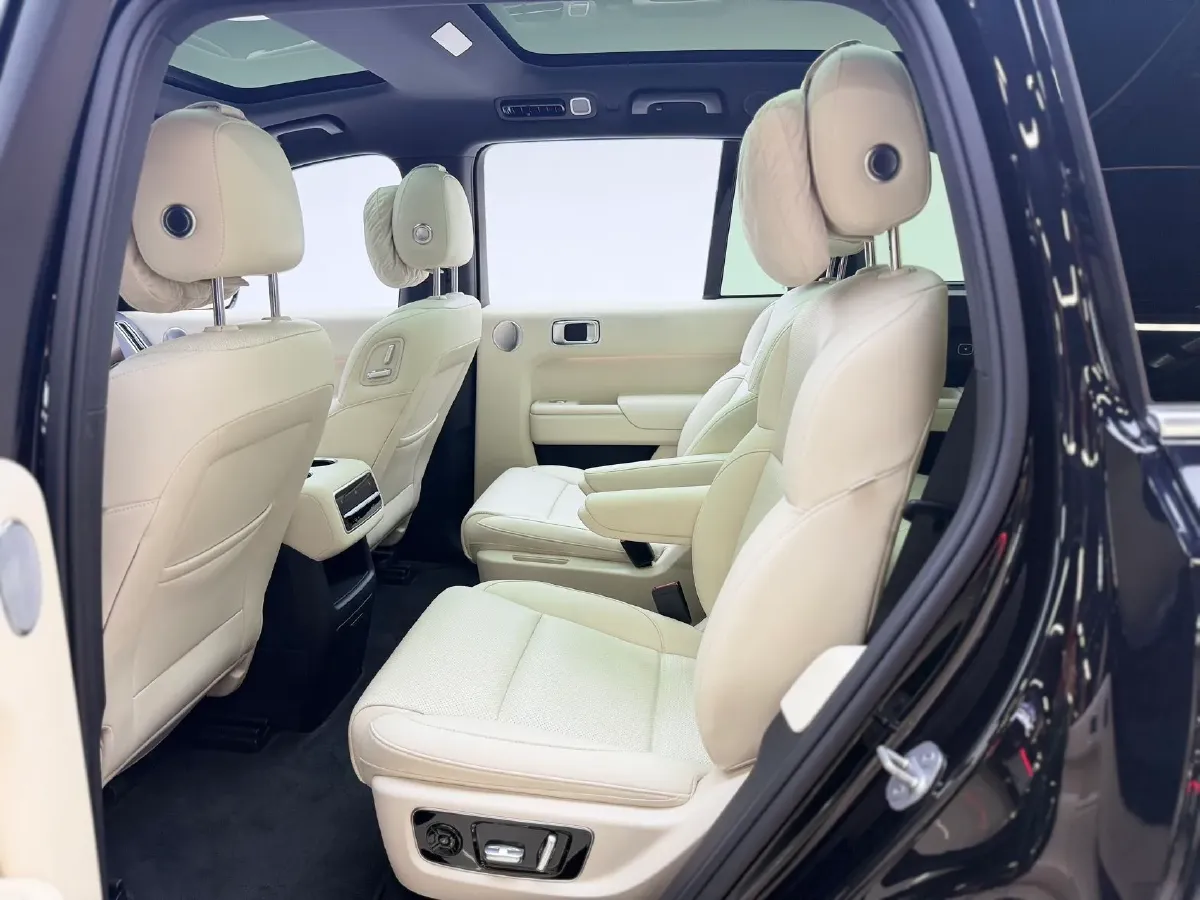 2023 Li L8 Range Extended 154HP REEV 40.9KWH,autocango,china used car exporter,china ev exporter,chinese used car exporter,chinese used ev exporter